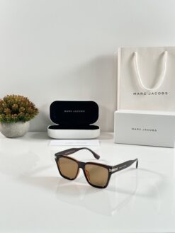 Marc Jacobs 1002 Brown
