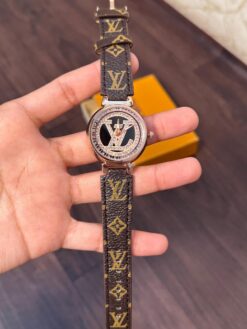 Louise Vuitton Rotating